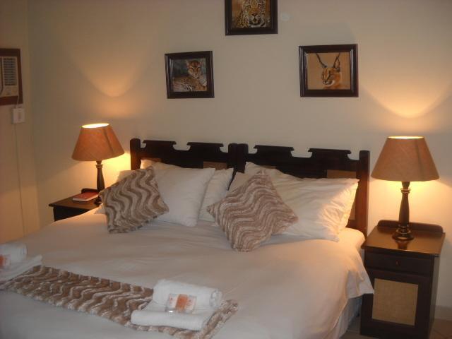 The Beverly Hills Guest Lodge Phalaborwa Rum bild
